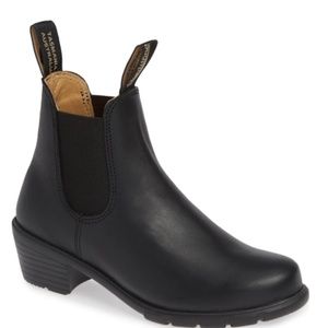 Blundstone 1671 Chelsea Boot, Black Leather, Size 8.5